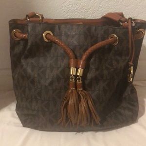 Michael Kors handbag used but perfect condition!!